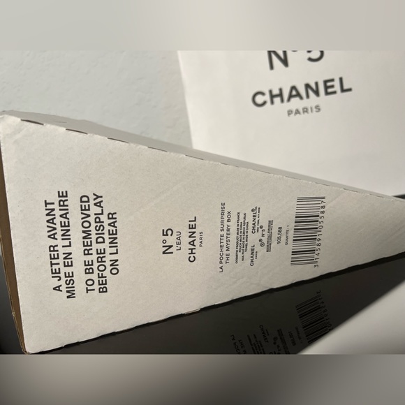 CHANEL N°5 L’EAU The Mystery Box Factory 5 Collection Pochette SET PLUS GIFT BAG - Picture 7 of 9